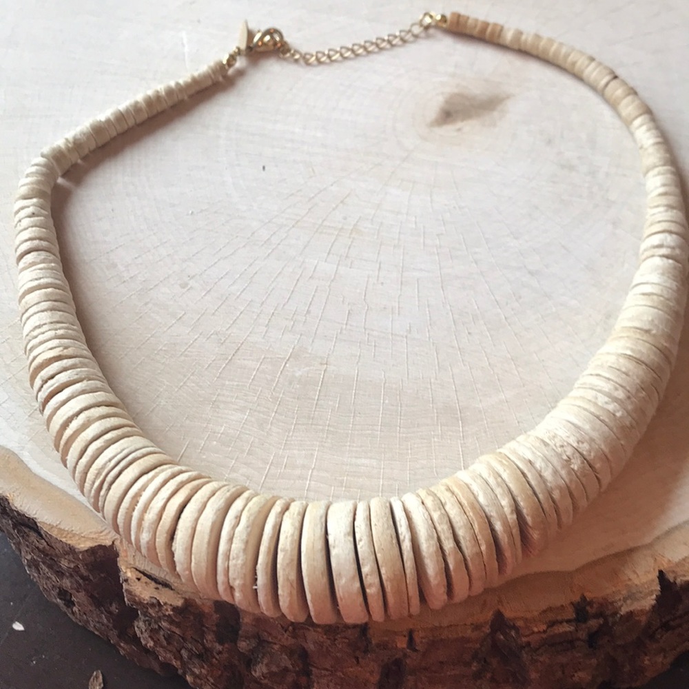 ✅ New York & Co Ivory beaded necklace - Picture 4 of 6